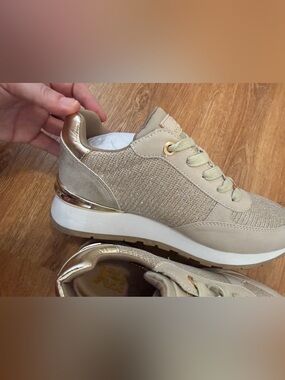 Xti Collection Women’s Cream Fashion Sneakers